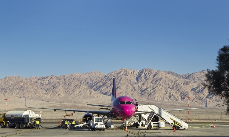 Avión repostando