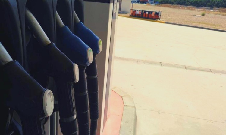 Los carburantes alivian el bolsillo en plena cuesta de septiembre tras bajar a nuevos mínimos