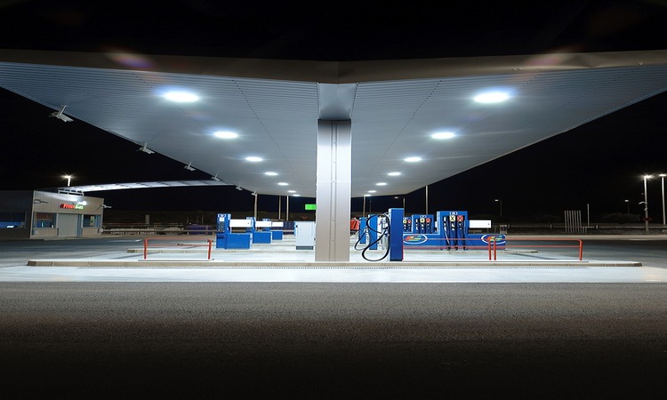 Estacion de servicio nocturna