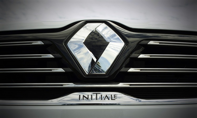 Frontal de un coche Renault
