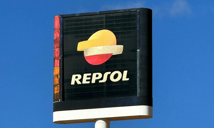 Repsol duplica el ahorro de sus clientes los fines de semana de verano, con descuentos de hasta 45 céntimos por litro