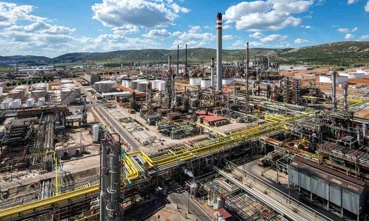 Repsol inicia la producción a gran escala de combustibles 100% renovables en Puertollano