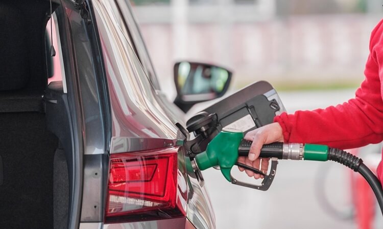 El consumo de combustibles de automoción crece un 7,8% en junio