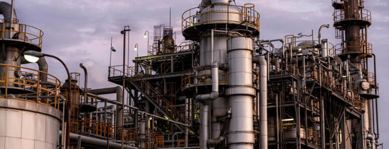 Las refinerías ya no producen suficiente diésel para todo lo que consumimos. Y eso amenaza con disparar todavía más su precio