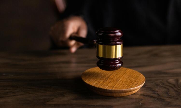 Mazo de un tribunal